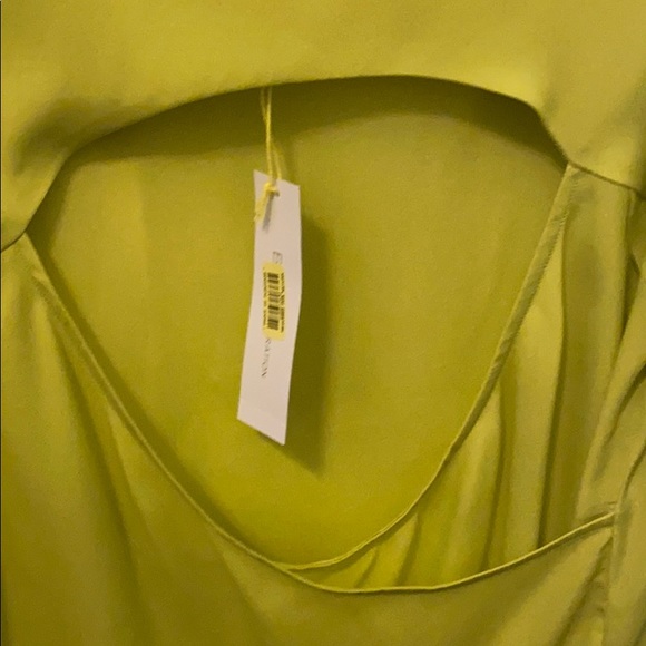 BCBG Open Back Short Sleeve shirt in Pear - Picture 3 of 5